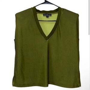 Badgley Mischka Olive/Lime Shoulder Pad
Top(Size Small)